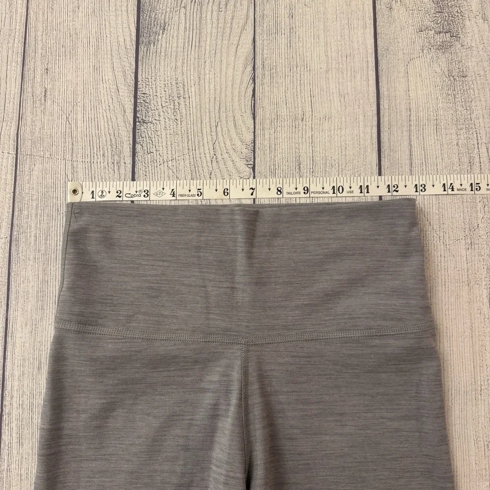 Nike Dri Fit Yoga Gray Shorts Size Medium Gray Women's Biker Workout Activewear